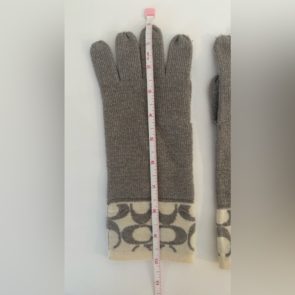 COACH Signature Logo Metallic Knit Gloves Grey Silver White Merino Wool NWOT - Picture 6 of 7